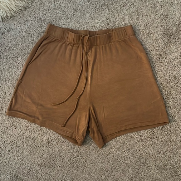 SKIMS relax shorts. Size Small - Picture 1 of 2